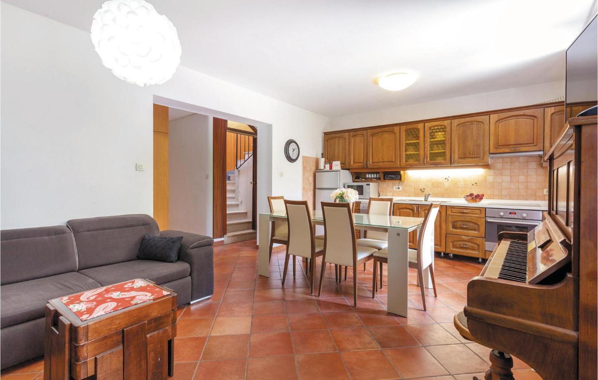 Amazing Home In Podstrana With Kitchen Exterior photo